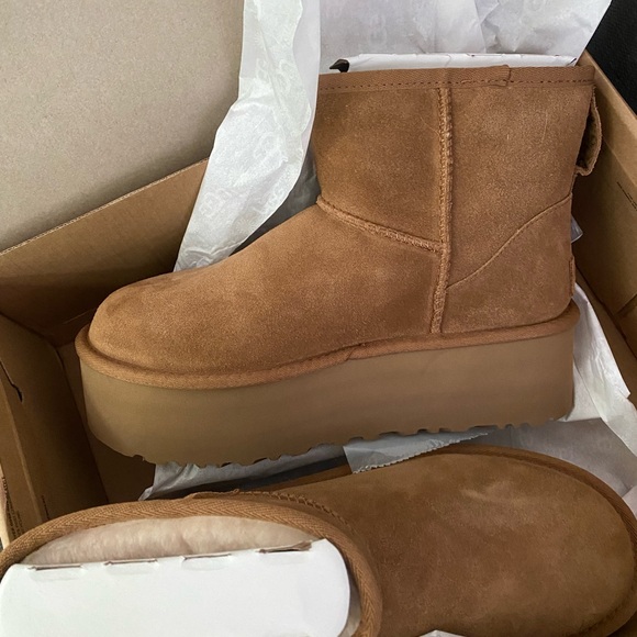 UGG mini women boots - Picture 3 of 5